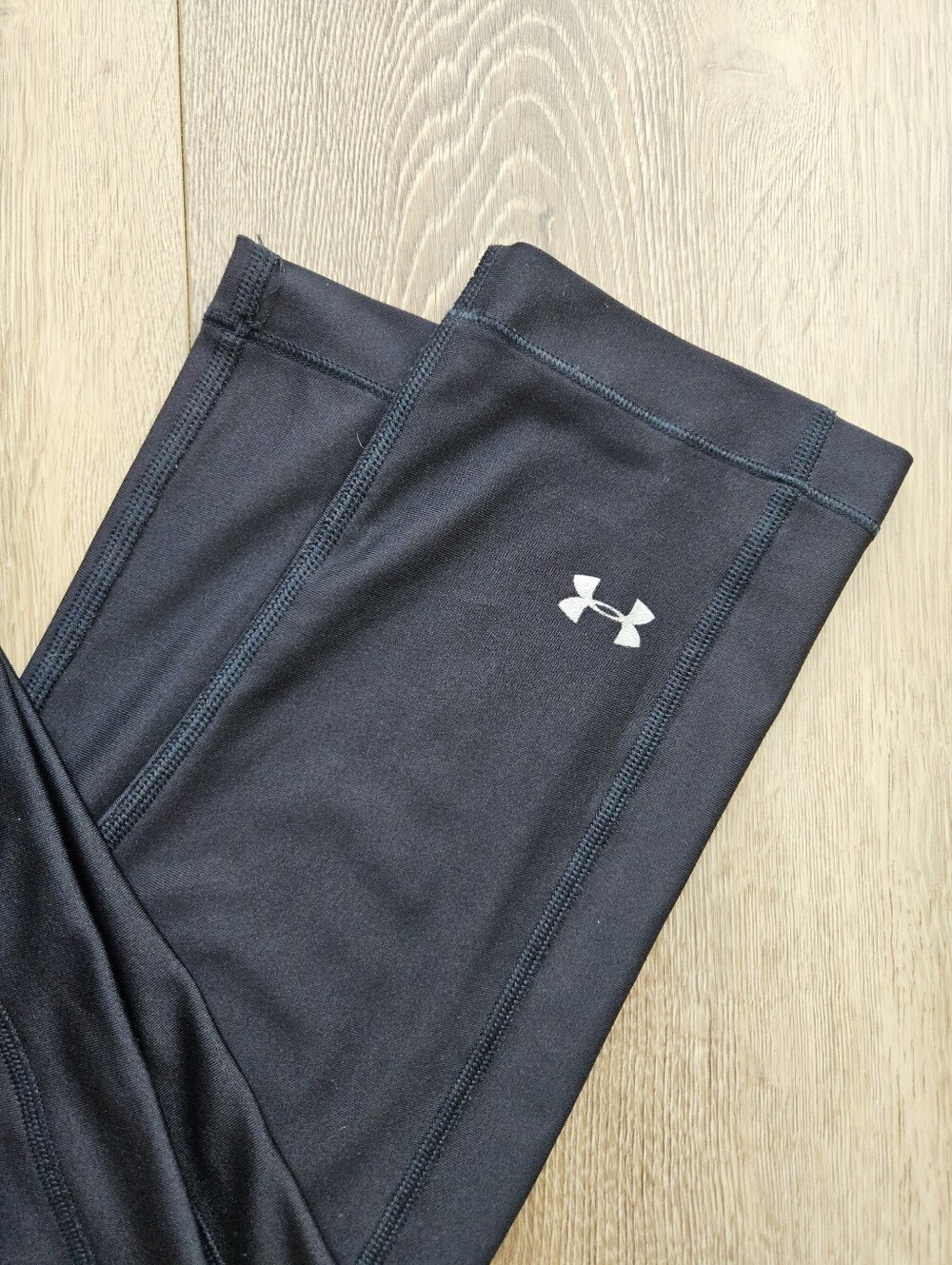 Under Armour Black Performance Heatgear Compression Leggings Capris | Medium